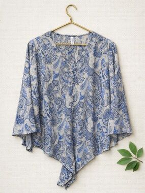 VIISHOW Boho Paisley Tunic Top – Blue/White Asymmetrical Hem (L)